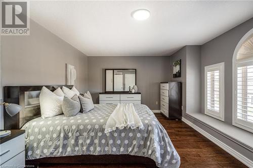 41 Kingsview Drive, Stoney Creek, ON - Indoor Photo Showing Bedroom