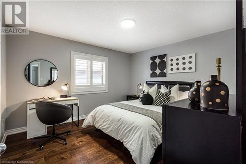 41 Kingsview Drive, Stoney Creek, ON - Indoor Photo Showing Bedroom