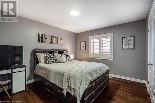 41 Kingsview Drive, Stoney Creek, ON - Indoor Photo Showing Bedroom