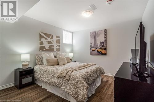 41 Kingsview Drive, Stoney Creek, ON - Indoor Photo Showing Bedroom