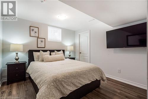 41 Kingsview Drive, Stoney Creek, ON - Indoor Photo Showing Bedroom