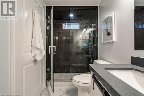 41 Kingsview Drive, Stoney Creek, ON - Indoor Photo Showing Bathroom