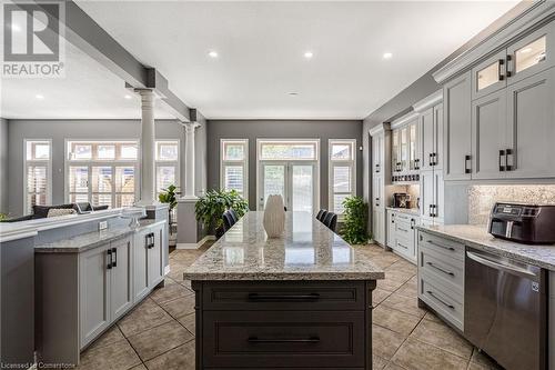 41 Kingsview Drive, Stoney Creek, ON - Indoor Photo Showing Kitchen With Upgraded Kitchen