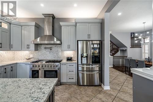 41 Kingsview Drive, Stoney Creek, ON - Indoor Photo Showing Kitchen With Upgraded Kitchen