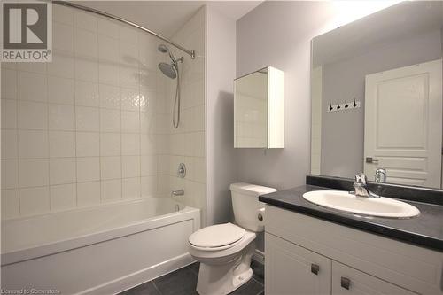 201 Westbank Trail Unit# 23, Hamilton, ON - Indoor Photo Showing Bathroom