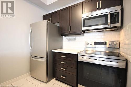 201 Westbank Trail Unit# 23, Hamilton, ON - Indoor Photo Showing Kitchen