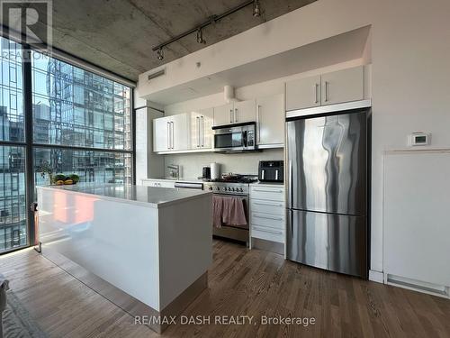 1304 - 25 Oxley Street, Toronto (Waterfront Communities), ON - Indoor Photo Showing Kitchen With Stainless Steel Kitchen