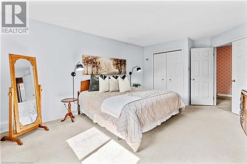 5417 Sheldon Park Drive, Burlington, ON - Indoor Photo Showing Bedroom