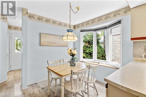 5417 Sheldon Park Drive, Burlington, ON - Indoor Photo Showing Dining Room