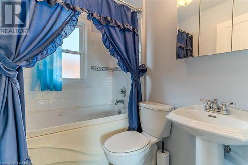 15 Queensbury Road, Fort Erie, ON - Indoor Photo Showing Bathroom