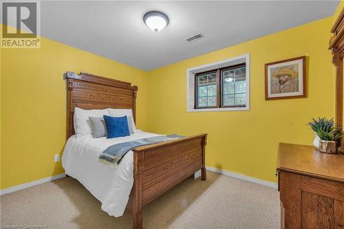 8281 Chippewa Road E, Hamilton, ON - Indoor Photo Showing Bedroom