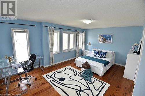 102 Huntingwood Avenue, Hamilton, ON - Indoor Photo Showing Bedroom