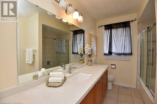 102 Huntingwood Avenue, Hamilton, ON - Indoor Photo Showing Bathroom