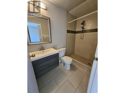 1324 Moffat Avenue, Quesnel, BC - Indoor Photo Showing Bathroom