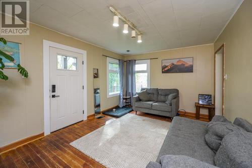 295 Carney Street, Prince George, BC - Indoor Photo Showing Living Room