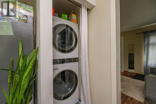 295 Carney Street, Prince George, BC - Indoor Photo Showing Laundry Room