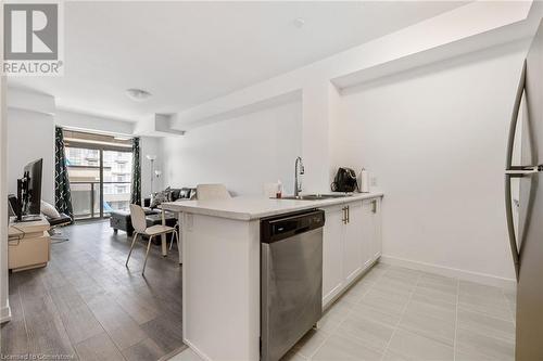 460 Dundas Street E Unit# 607, Hamilton, ON - Indoor Photo Showing Kitchen