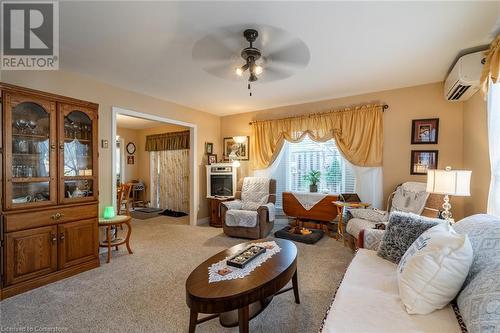 81 Hamilton Street N, Waterdown, ON - Indoor Photo Showing Living Room