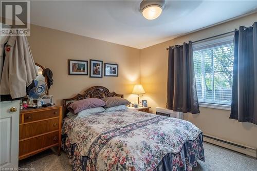 81 Hamilton Street N, Waterdown, ON - Indoor Photo Showing Bedroom