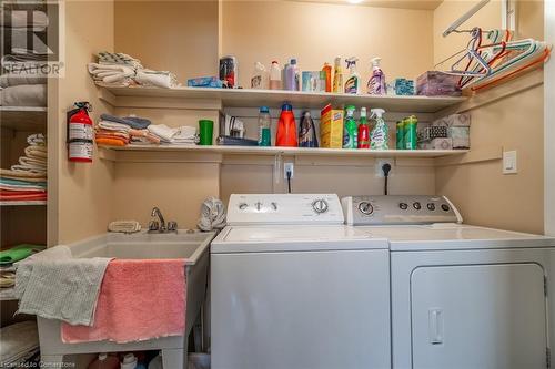 81 Hamilton Street N, Waterdown, ON - Indoor Photo Showing Laundry Room