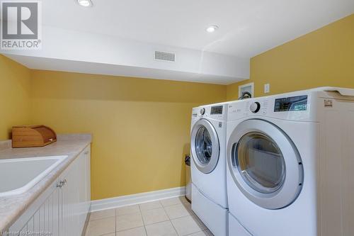 676 King Road, Burlington, ON - Indoor Photo Showing Laundry Room