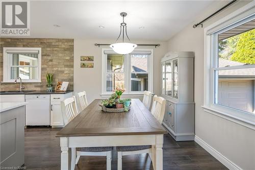 5 Pine Street, Niagara-On-The-Lake, ON - Indoor Photo Showing Dining Room