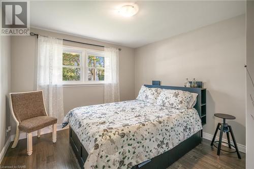 5 Pine Street, Niagara-On-The-Lake, ON - Indoor Photo Showing Bedroom