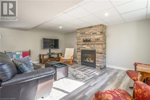 5 Pine Street, Niagara-On-The-Lake, ON - Indoor Photo Showing Living Room With Fireplace