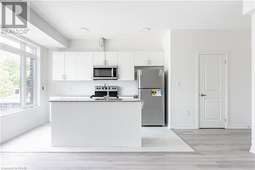 16 Sidney Rose Common, St. Catharines, ON - Indoor Photo Showing Kitchen