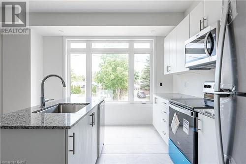 16 Sidney Rose Common, St. Catharines, ON - Indoor Photo Showing Kitchen With Upgraded Kitchen