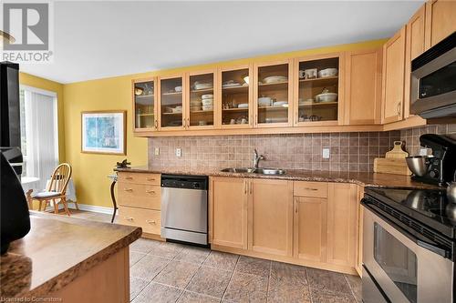 2000 Creekside Drive Unit# 305, Dundas, ON - Indoor Photo Showing Kitchen With Double Sink