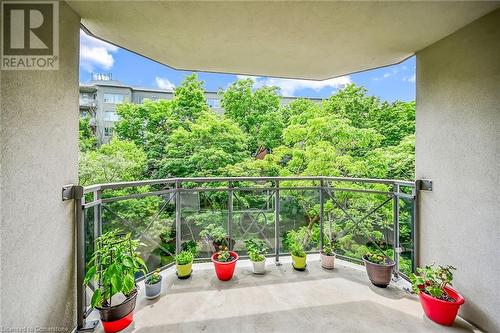 2000 Creekside Drive Unit# 305, Dundas, ON - Outdoor With Balcony