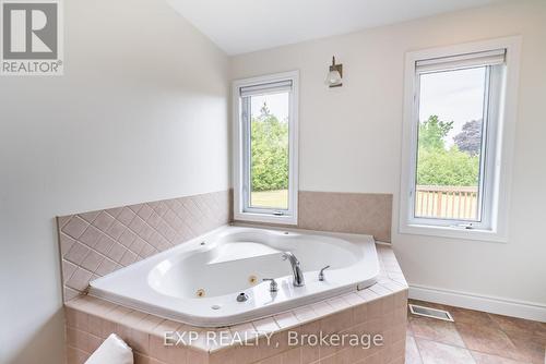 138 Johnston Court, Alnwick/Haldimand (Grafton), ON - Indoor Photo Showing Bathroom