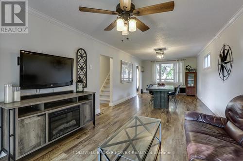 56 Fairview Avenue, London, ON - Indoor Photo Showing Living Room