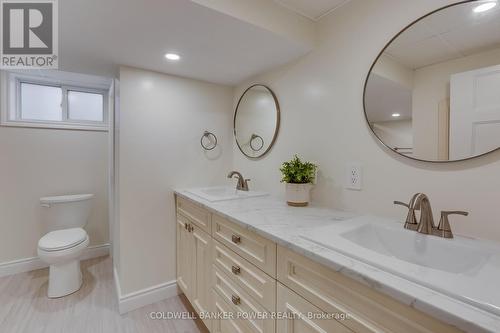 56 Fairview Avenue, London, ON - Indoor Photo Showing Bathroom