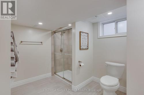 56 Fairview Avenue, London, ON - Indoor Photo Showing Bathroom