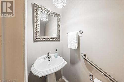 412 Melanie Crescent, Ancaster, ON - Indoor Photo Showing Bathroom