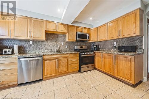 412 Melanie Crescent, Ancaster, ON - Indoor Photo Showing Kitchen