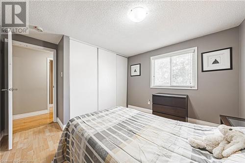 412 Melanie Crescent, Ancaster, ON - Indoor Photo Showing Bedroom