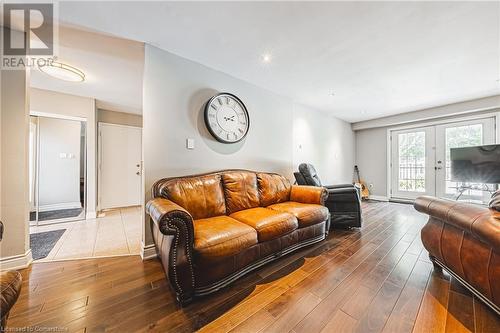 412 Melanie Crescent, Ancaster, ON - Indoor Photo Showing Living Room