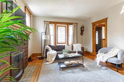 49 Rutherford Avenue, Hamilton, ON - Indoor Photo Showing Living Room