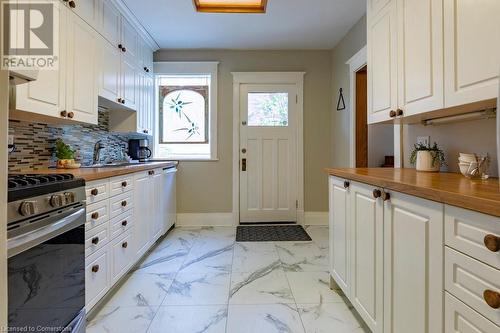 49 Rutherford Avenue, Hamilton, ON - Indoor Photo Showing Kitchen