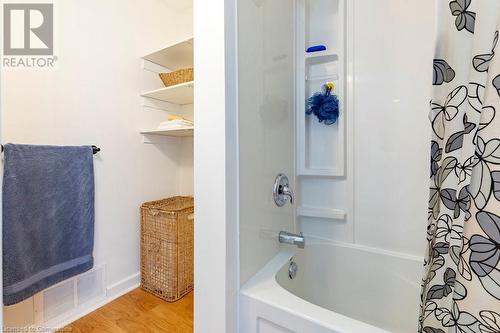 49 Rutherford Avenue, Hamilton, ON - Indoor Photo Showing Bathroom