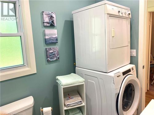 322 Oxford Avenue, Crystal Beach, ON - Indoor Photo Showing Laundry Room