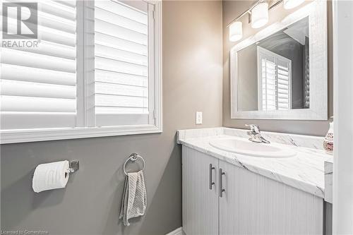 208 Lormont Boulevard, Stoney Creek, ON - Indoor Photo Showing Bathroom