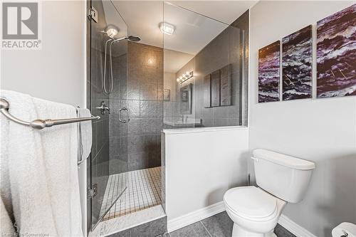 208 Lormont Boulevard, Stoney Creek, ON - Indoor Photo Showing Bathroom