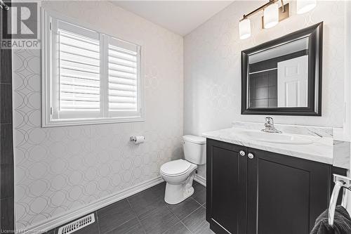 208 Lormont Boulevard, Stoney Creek, ON - Indoor Photo Showing Bathroom