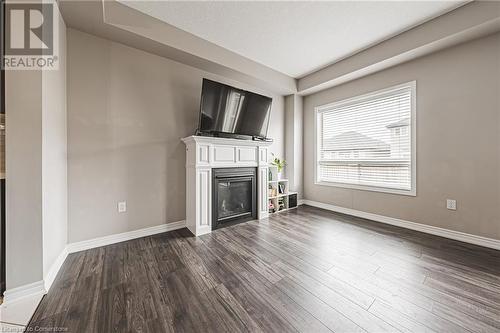 208 Lormont Boulevard, Stoney Creek, ON - Indoor Photo Showing Living Room With Fireplace