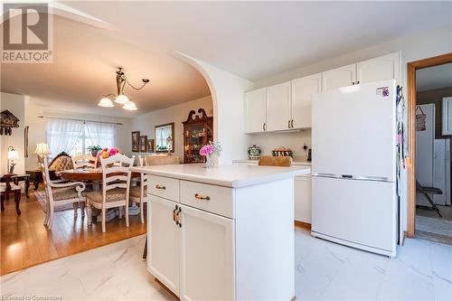 13 Marks Crescent, St. Catharines, ON - Indoor Photo Showing Kitchen