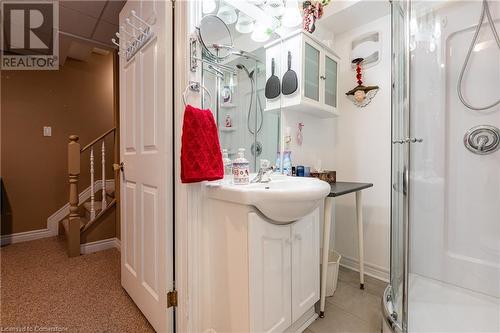 13 Marks Crescent, St. Catharines, ON - Indoor Photo Showing Bathroom